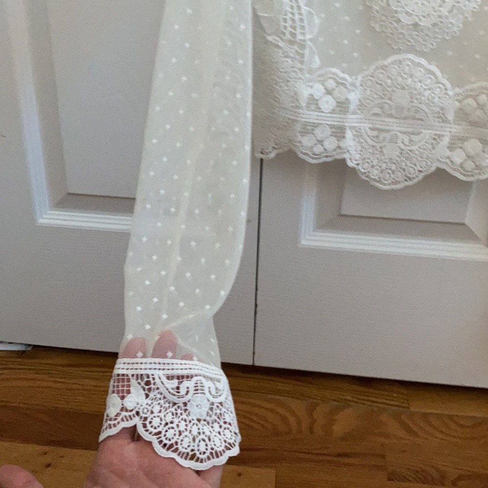 LACE TOP - Picture 3 of 4
